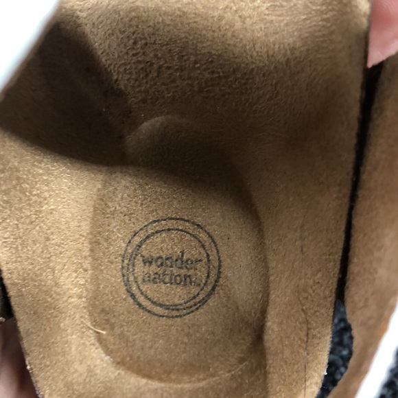 Wonder Nation silver Iridescent sandals size 8 - Picture 6 of 8